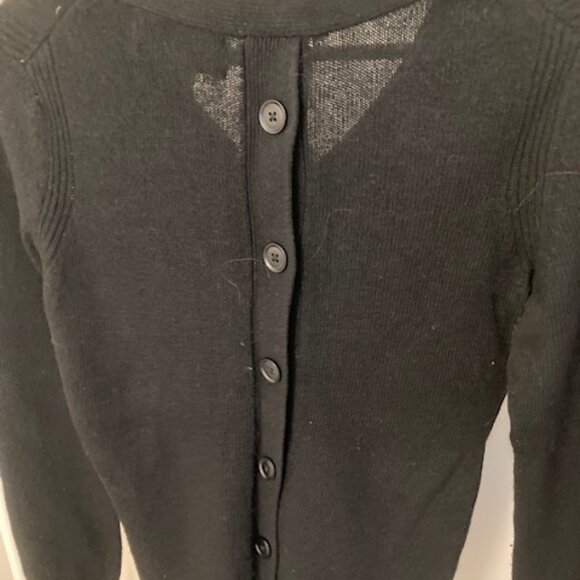 Banana Republic V neck, button back sweater, size small - Picture 3 of 6